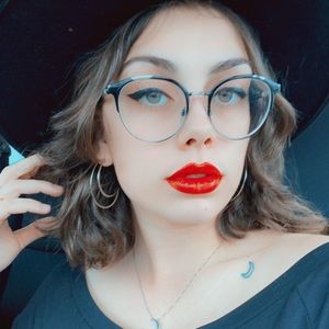 Meet your Posher, Lauryn